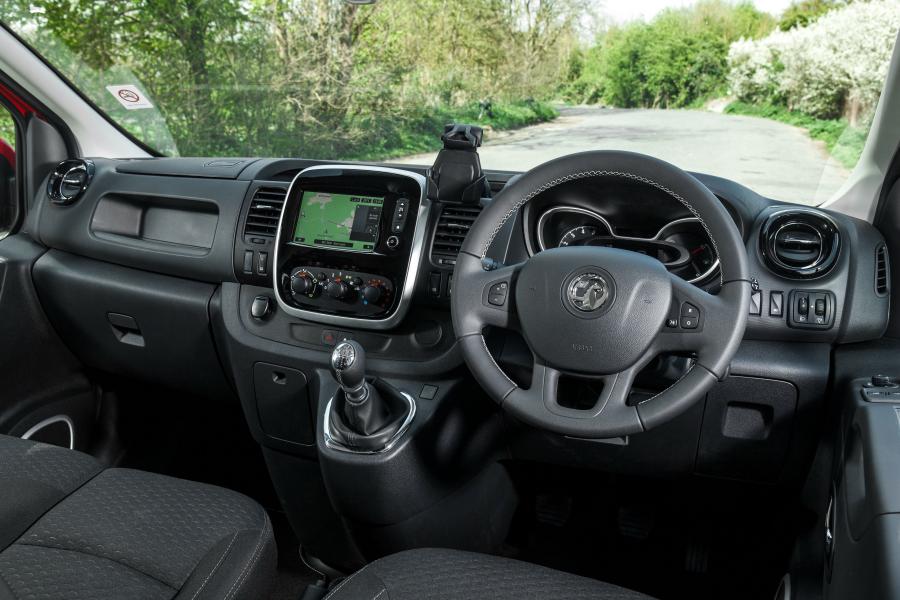Торпедо Vauxhall Vivaro Doublecab L2 BiTurbo Limited Edition 2017 года  (фото 3 из 24)